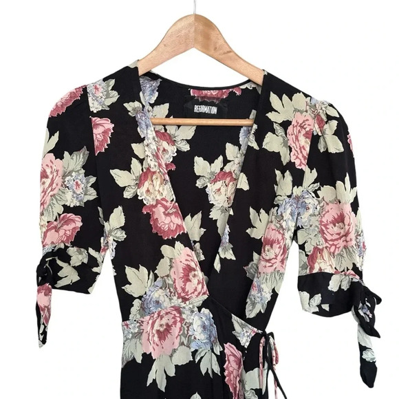 Reformation Women's Wrap Dress in Black Royce in Brookvale Floral Print Size Sm - Picture 6 of 8